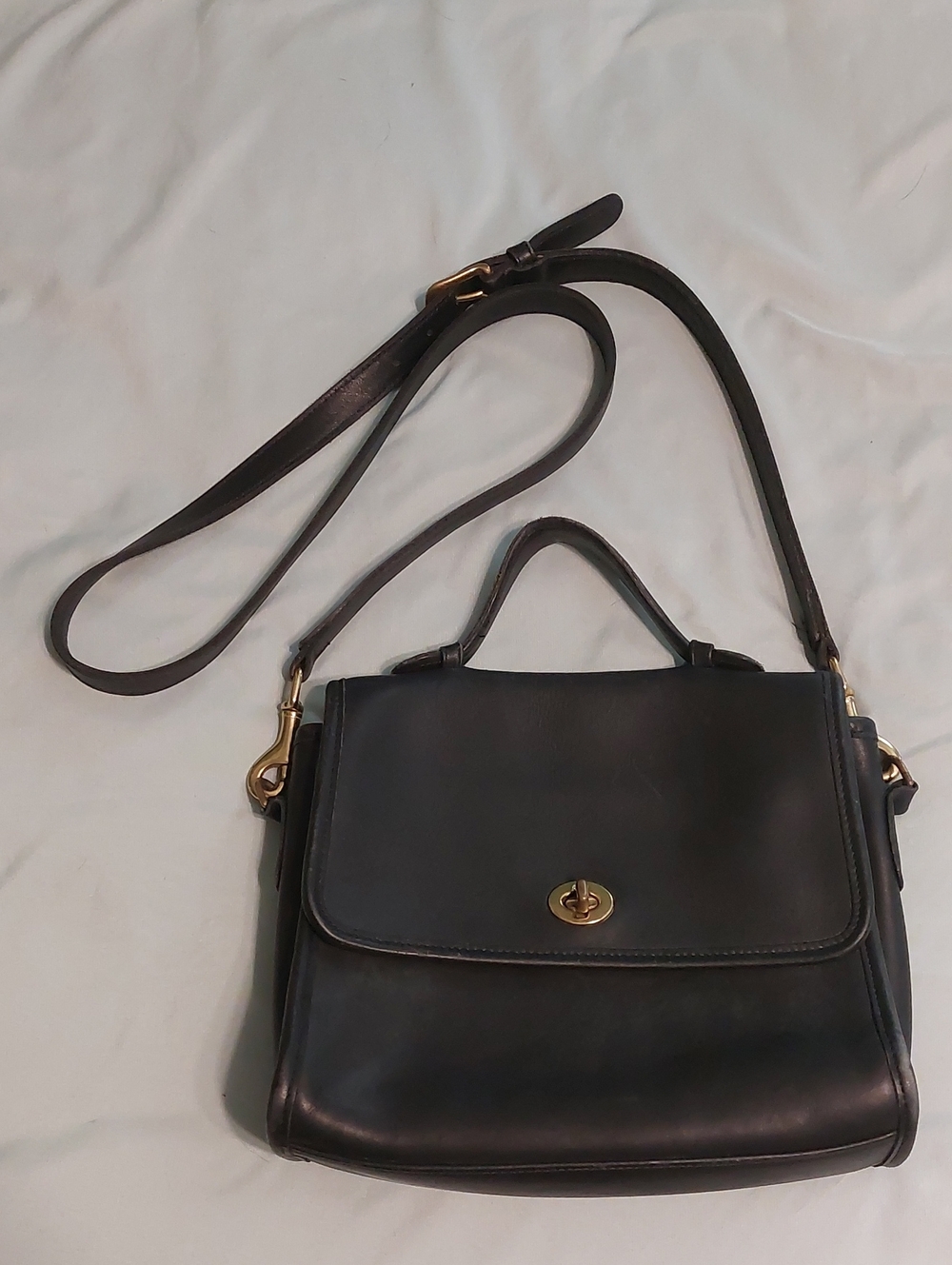 Vintage Coach 9870 Turnlock Black Bag - Picture 2 of 6
